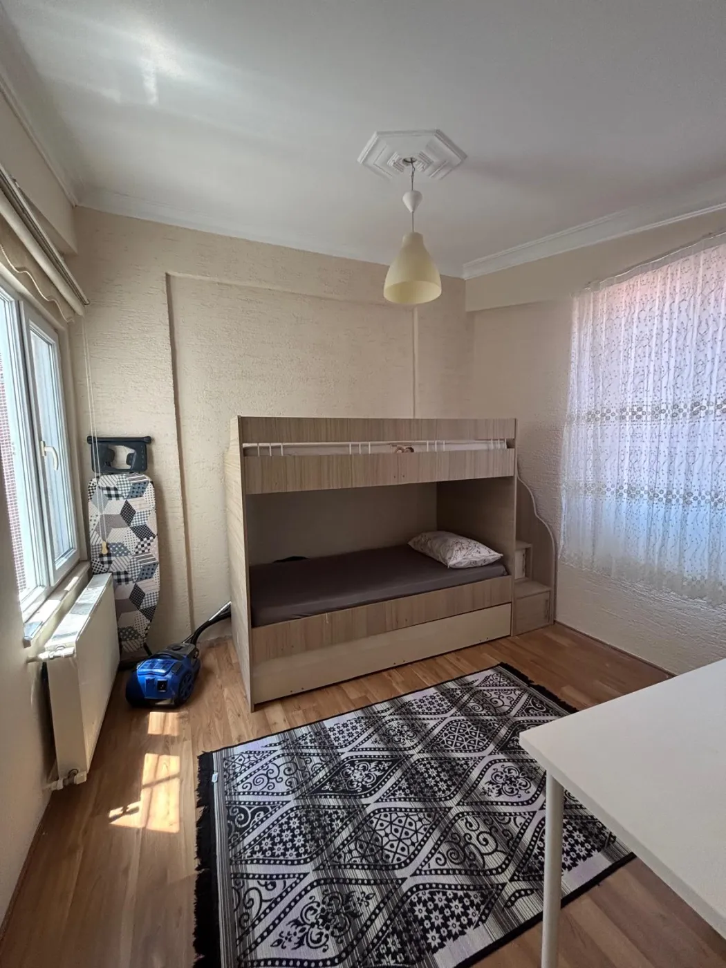 Cumhuriyet Caddesinde FULL EŞYALI Kiralık görsel 8